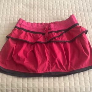 Sz 8 Lululemon skirt with built in shorts EUC